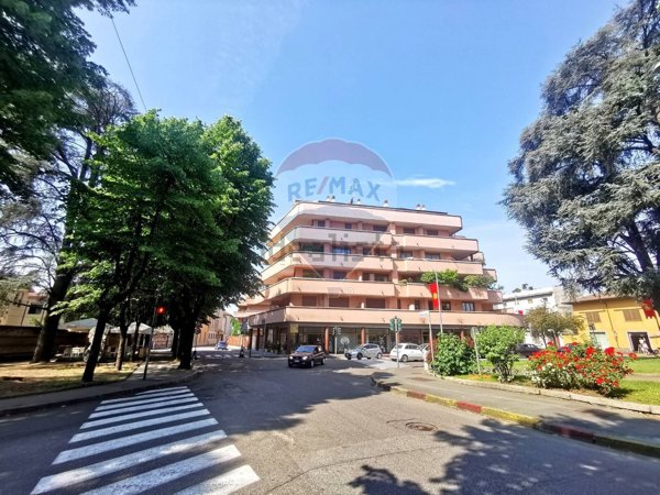 negozio in affitto a Legnano