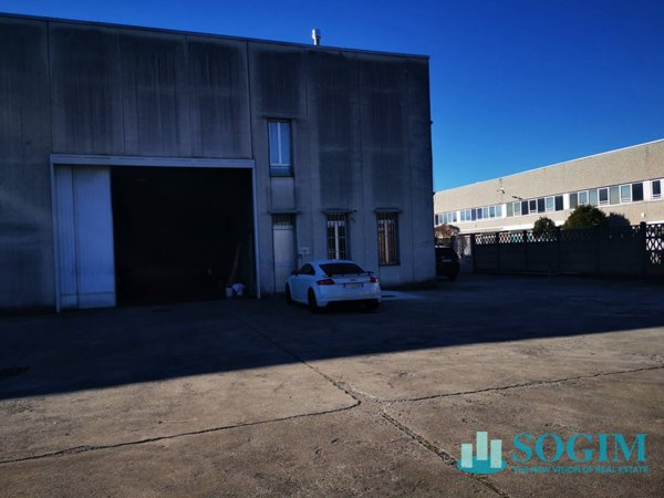 capannone in affitto a Legnano