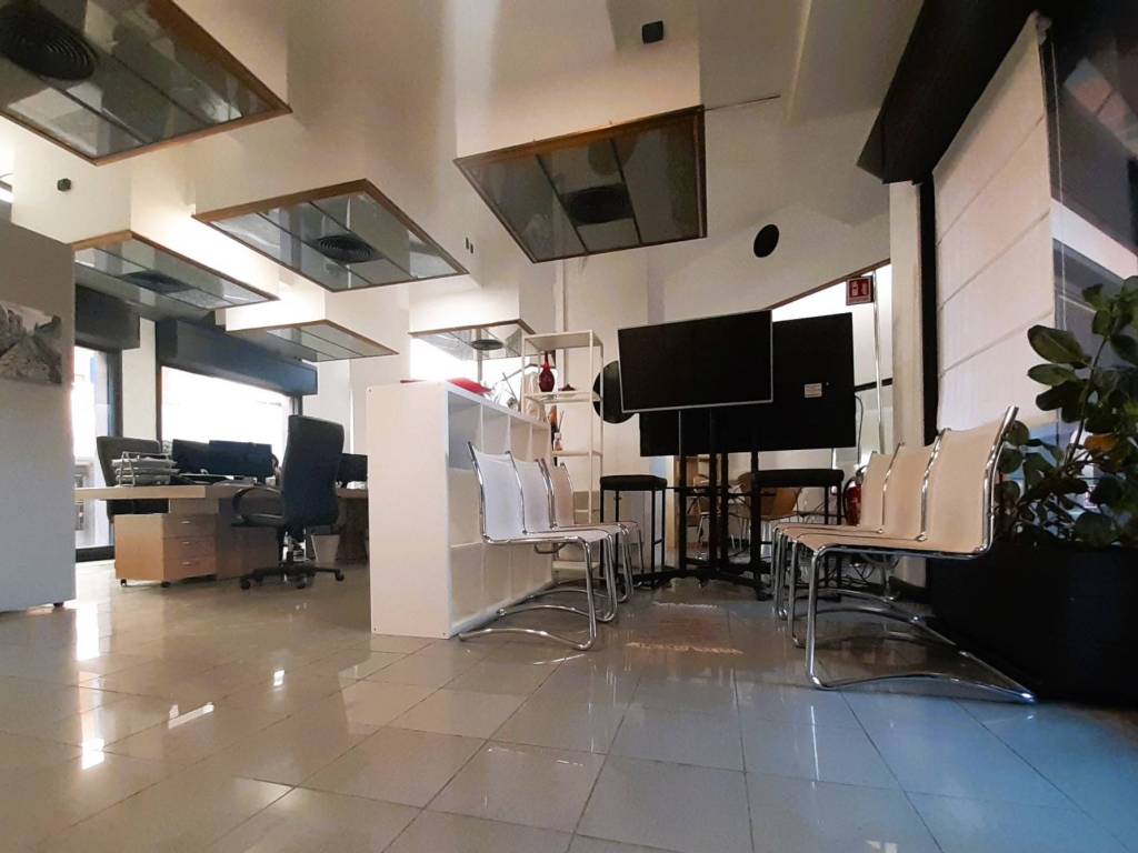 negozio in affitto a Legnano