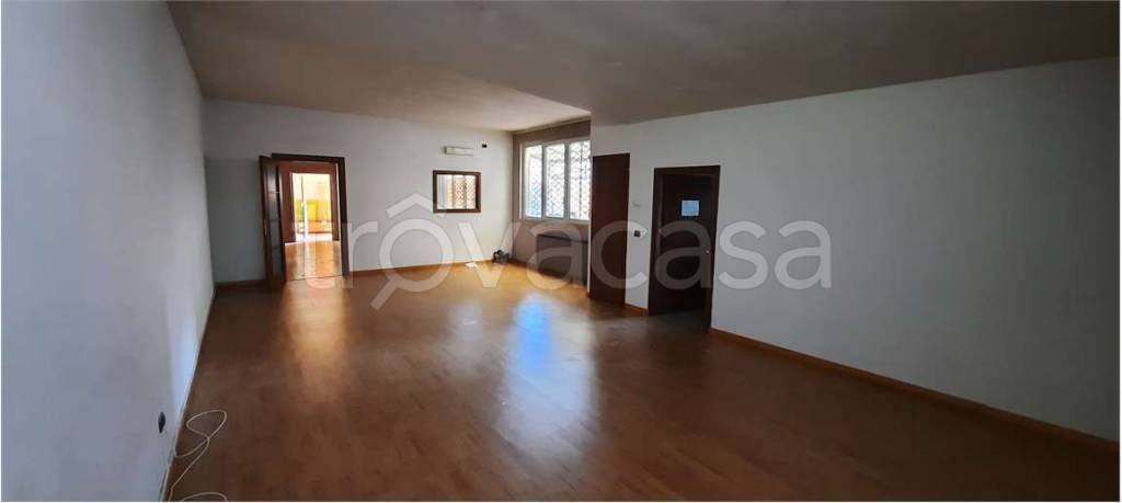 appartamento in affitto a Legnano