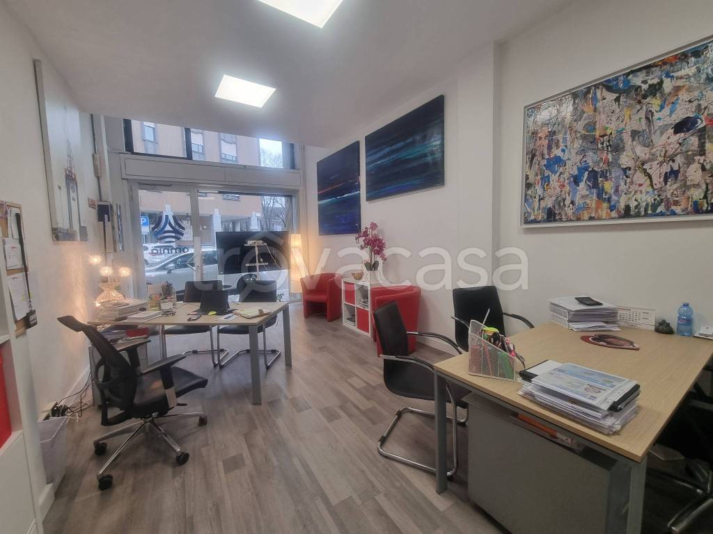 negozio in affitto a Legnano