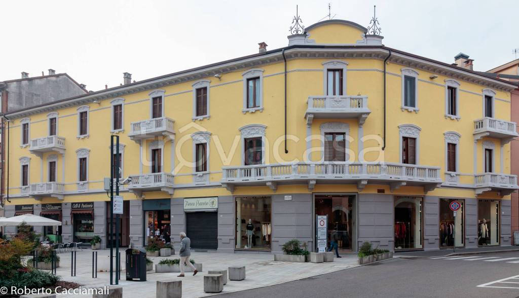 negozio in affitto a Legnano