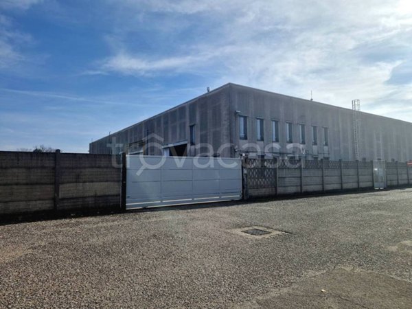 capannone in affitto a Legnano