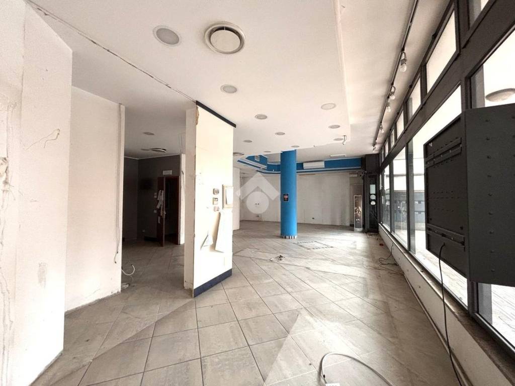 negozio in affitto a Legnano