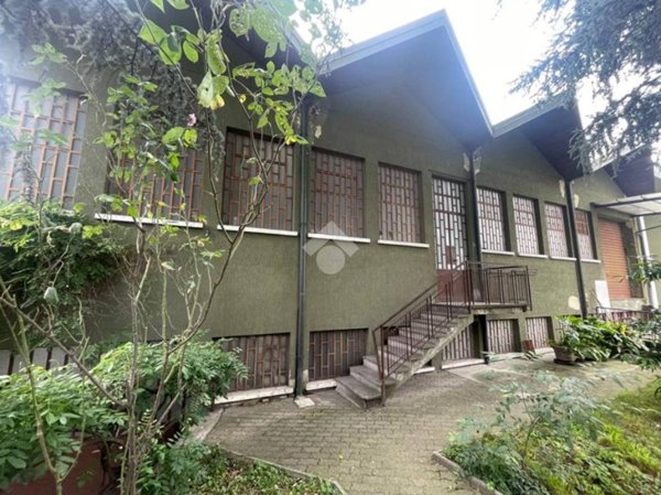 negozio in affitto a Legnano