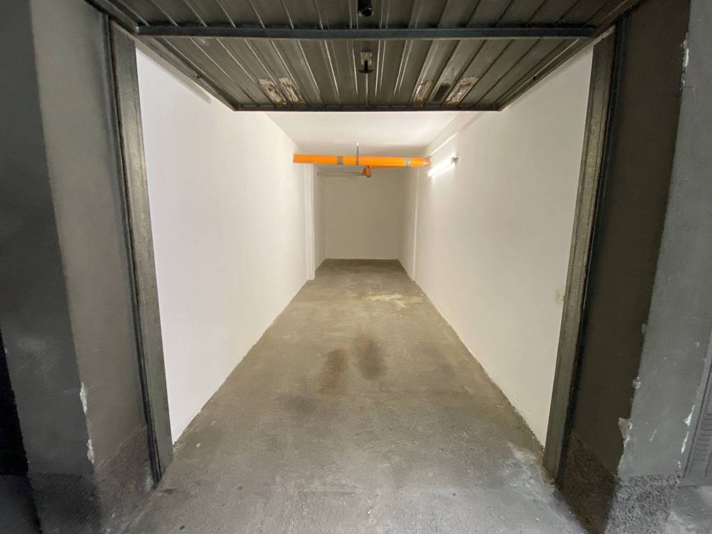 locale commerciale in affitto a Legnano