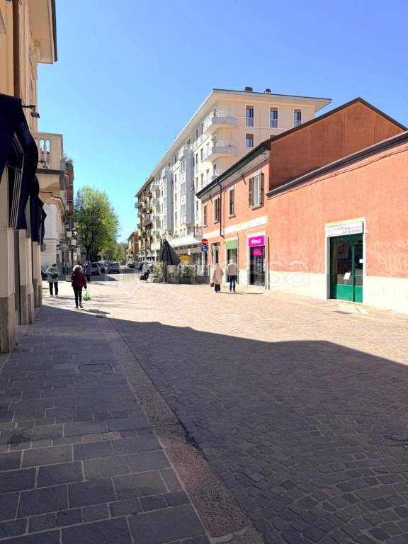 negozio in affitto a Legnano