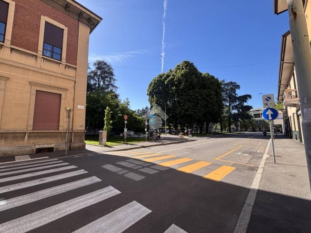 negozio in affitto a Legnano