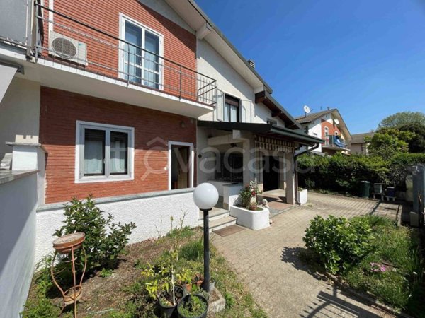 casa indipendente in affitto a Legnano