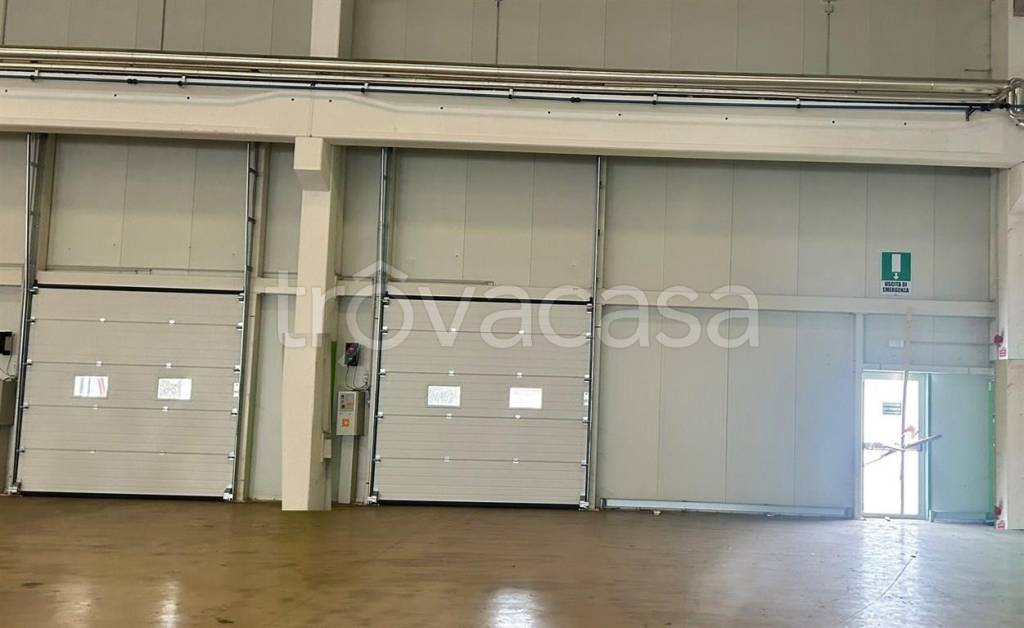 capannone in affitto a Liscate