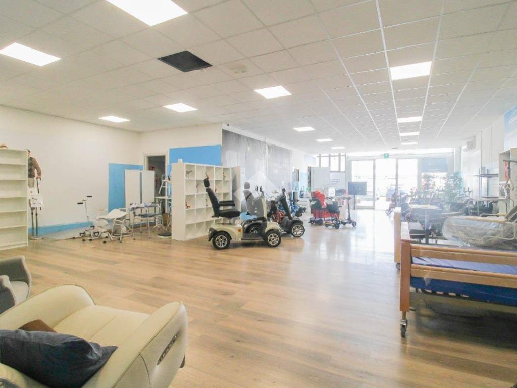 negozio in affitto a Liscate