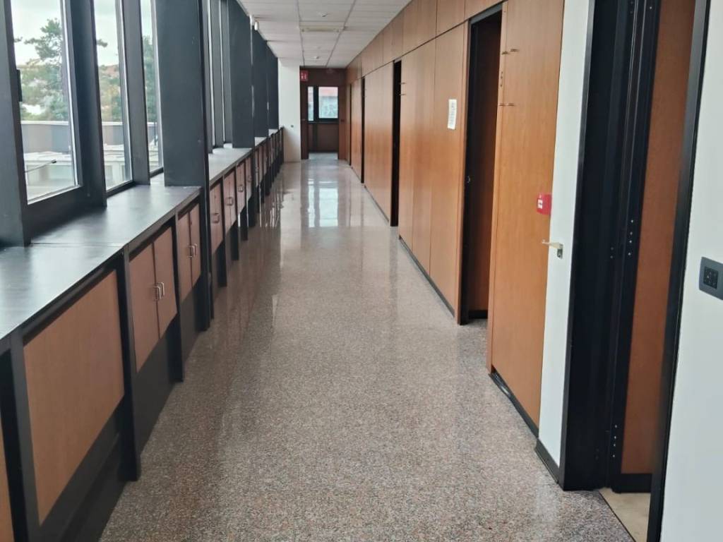 locale commerciale in affitto a Liscate