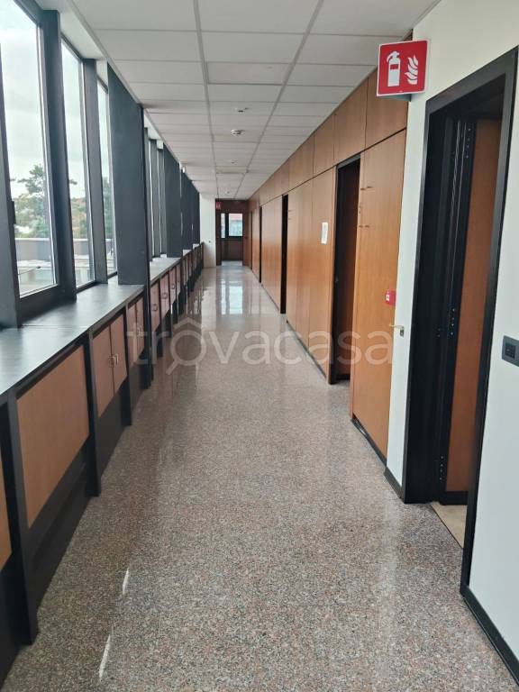 locale commerciale in affitto a Liscate