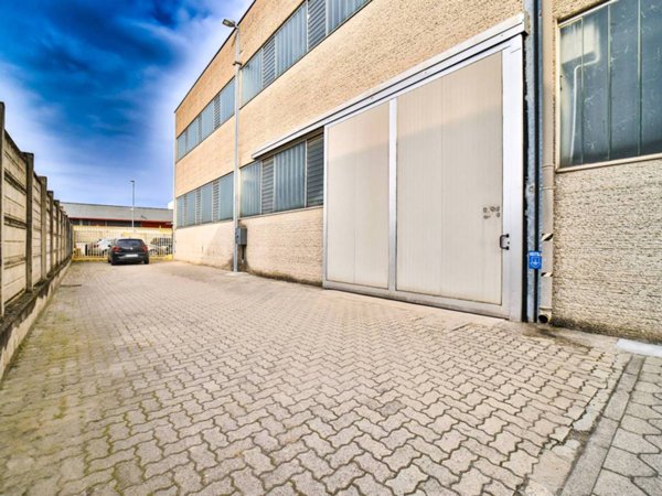 locale commerciale in affitto a Liscate