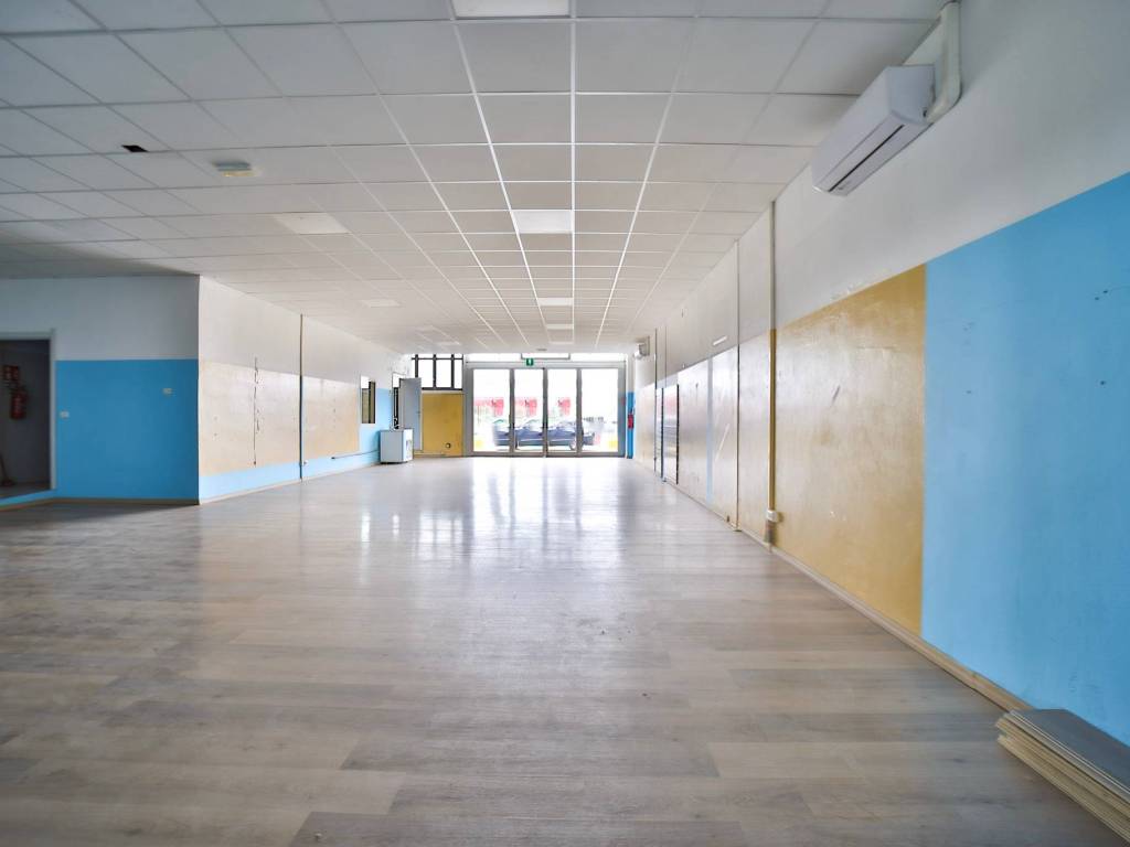 negozio in affitto a Liscate