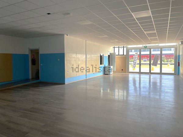 negozio in affitto a Liscate