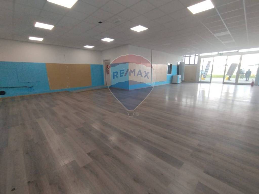 locale commerciale in affitto a Liscate