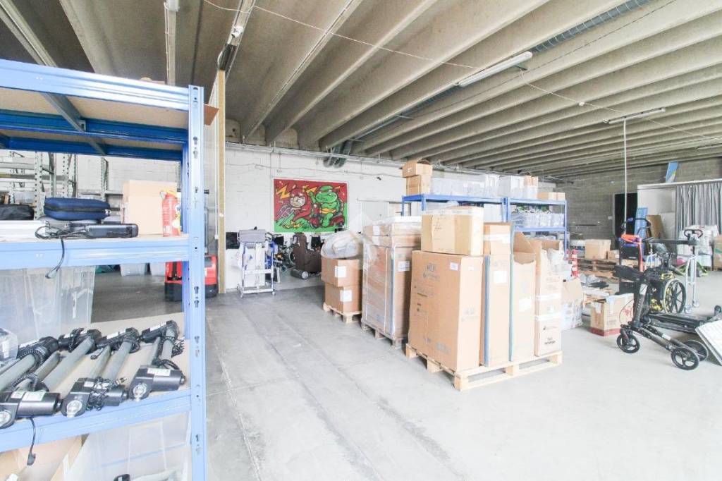 locale commerciale in affitto a Liscate