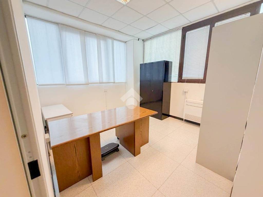 ufficio in affitto a Liscate