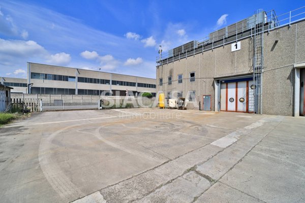 capannone in affitto a Liscate