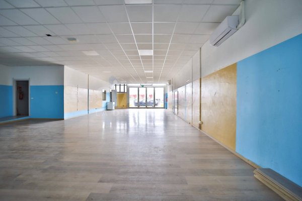 negozio in affitto a Liscate