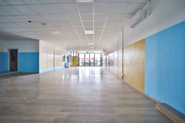 negozio in affitto a Liscate