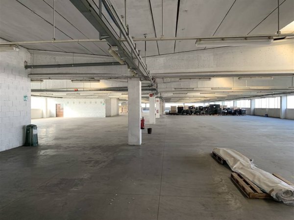 capannone in affitto a Liscate