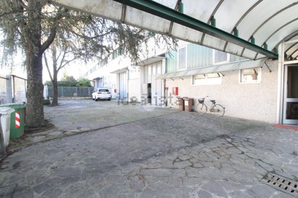 capannone in affitto a Locate di Triulzi