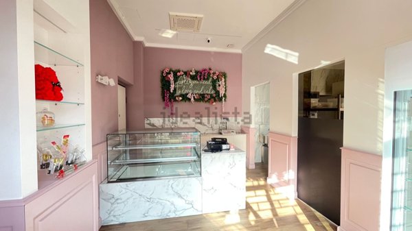 locale commerciale in affitto a Magenta