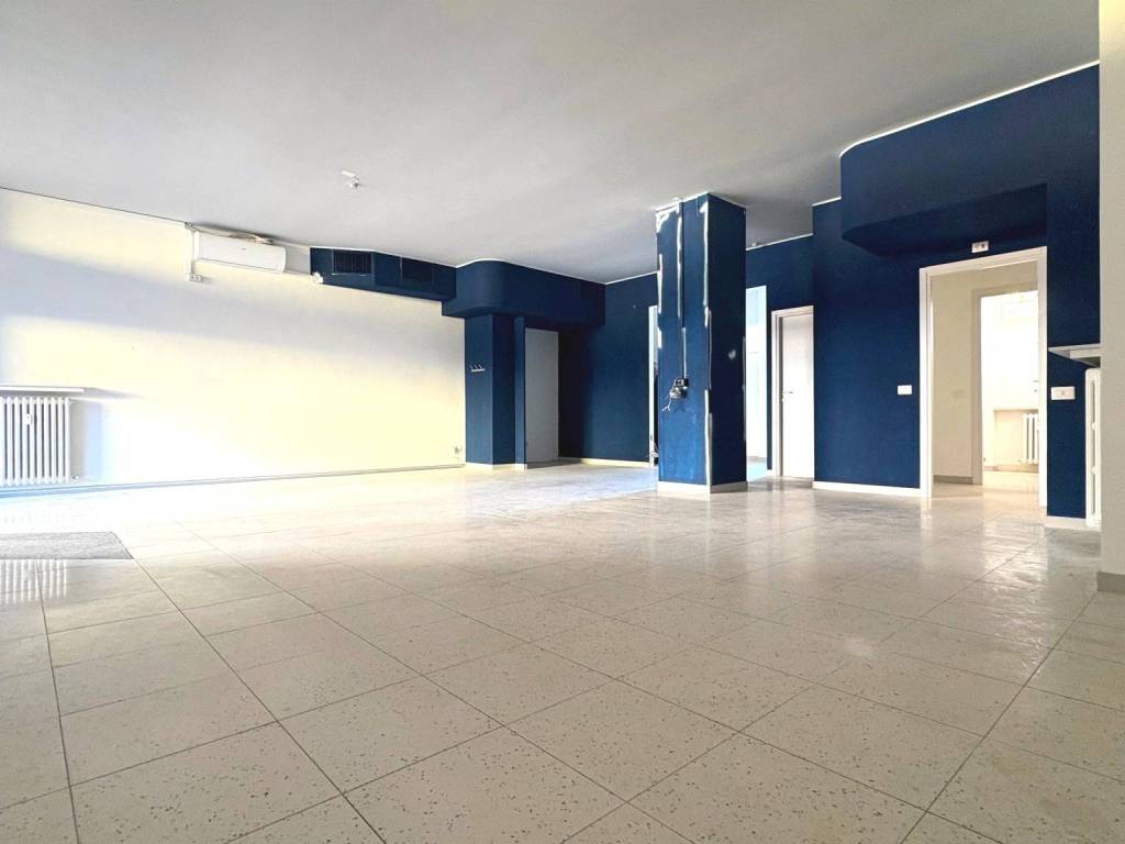 negozio in affitto a Magenta