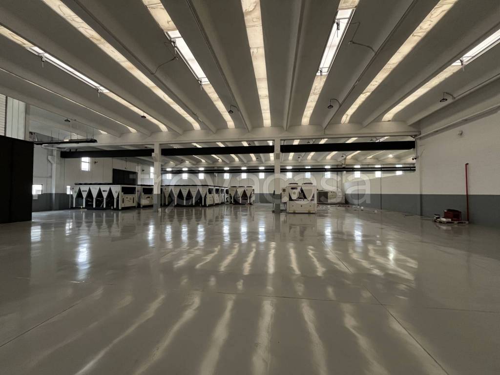 capannone in affitto a Magenta