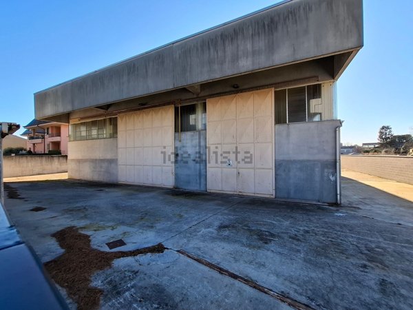 capannone in affitto a Magnago