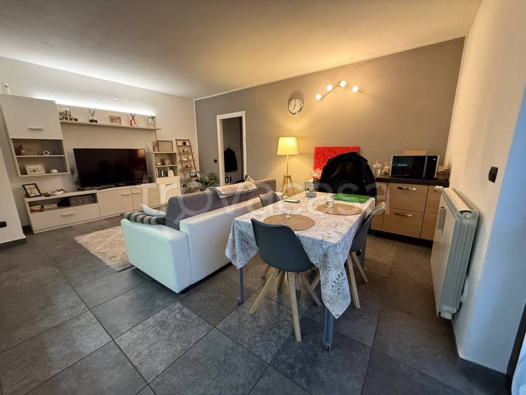 appartamento in affitto a Magnago