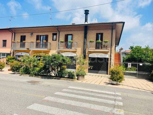negozio in affitto a Mediglia in zona Vigliano