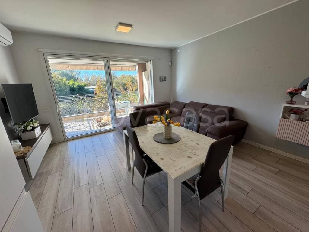 appartamento in affitto a Mediglia in zona Bettolino