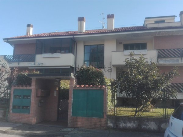 appartamento in affitto a Mediglia in zona Bettolino