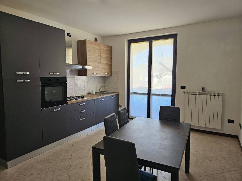 appartamento in affitto a Mediglia in zona Bustighera