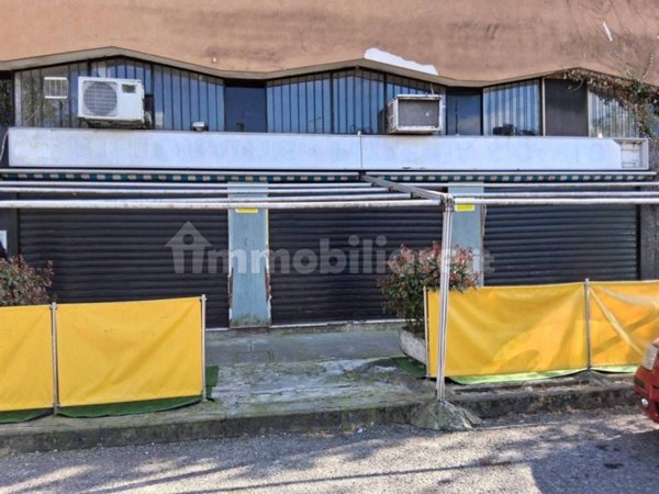 negozio in affitto a Mediglia in zona Mombretto