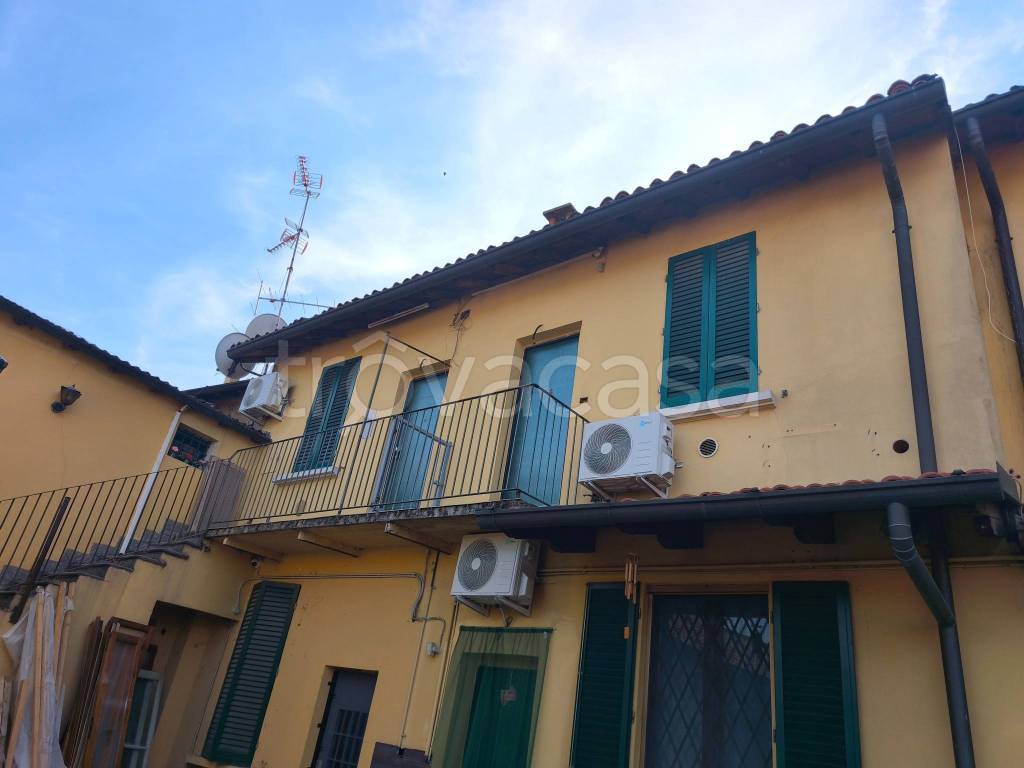 appartamento in affitto a Mediglia in zona Bustighera