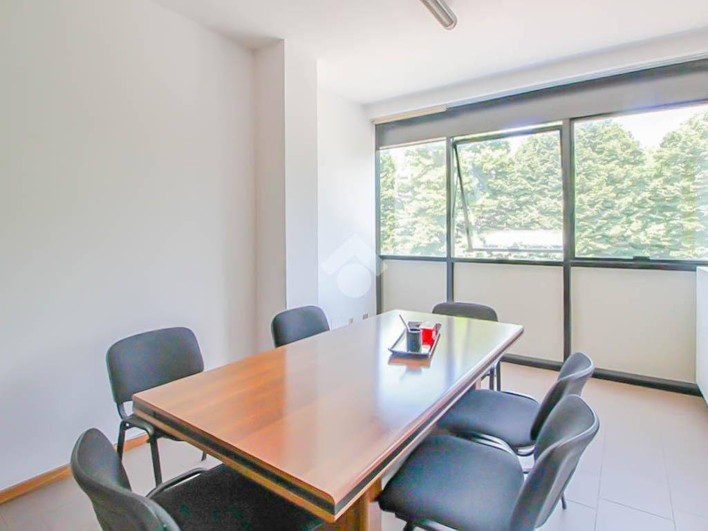 ufficio in affitto a Melegnano