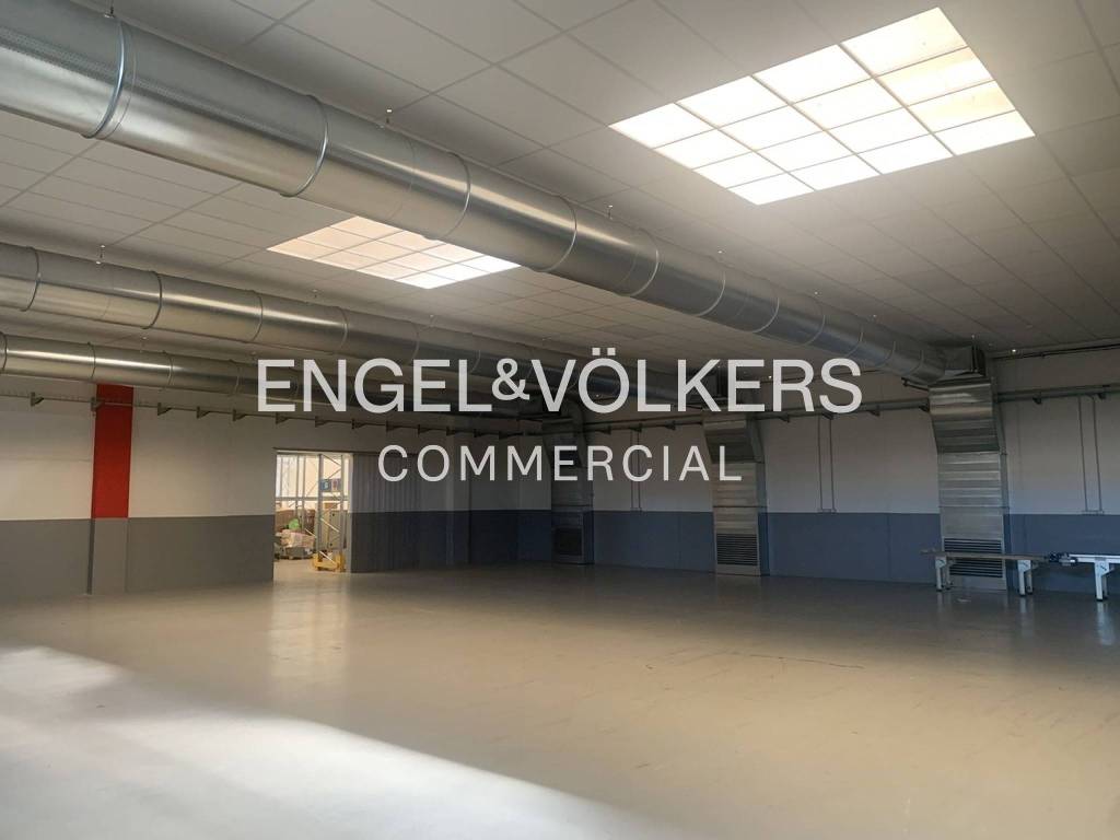 locale commerciale in affitto a Melegnano