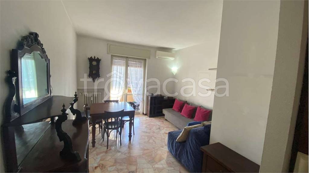 appartamento in affitto a Melegnano