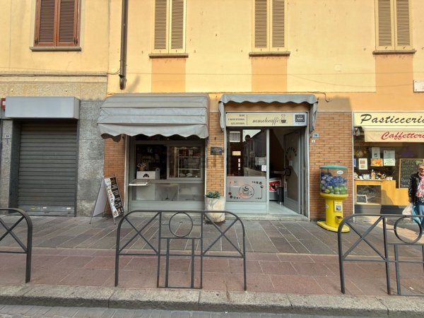 negozio in affitto a Melegnano