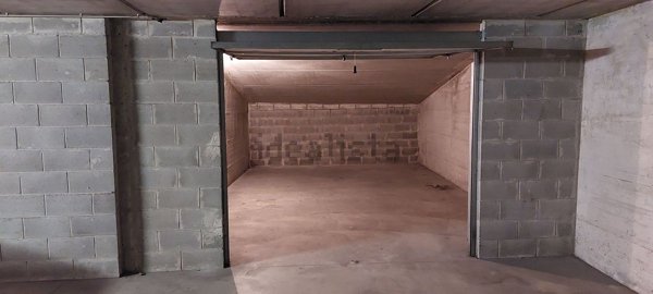 locale di sgombero in affitto a Melegnano