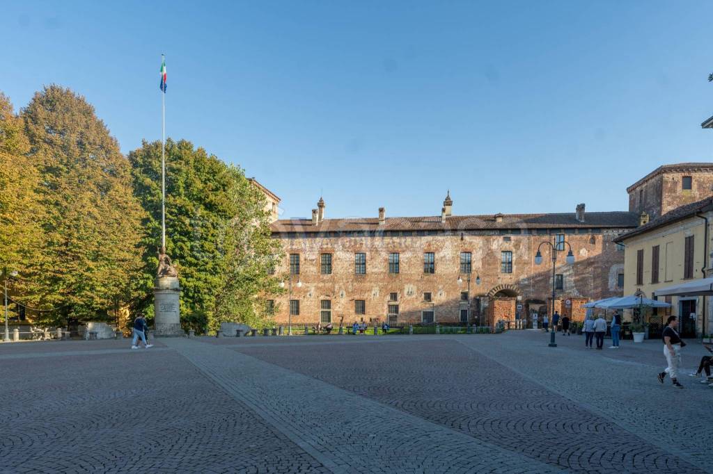 appartamento in affitto a Melegnano