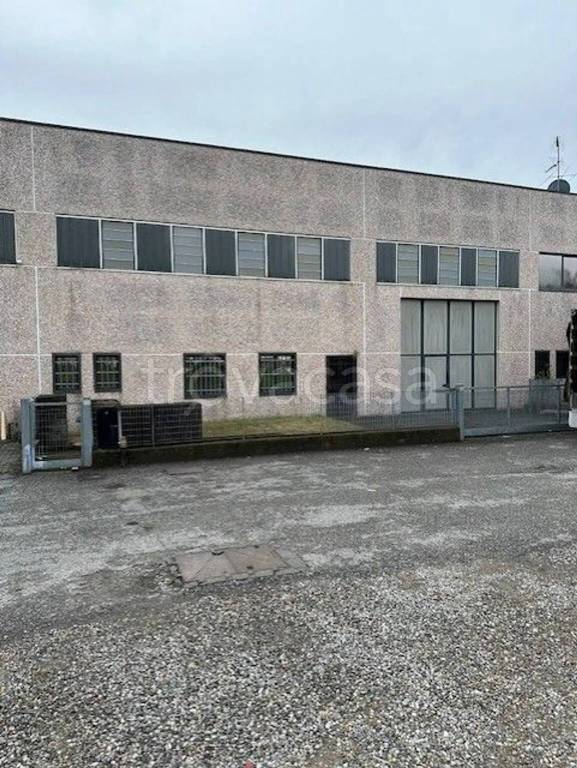 locale commerciale in affitto a Melegnano