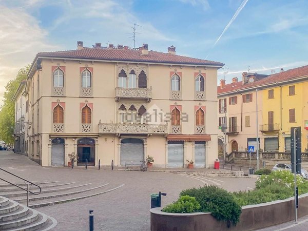 negozio in affitto a Melegnano