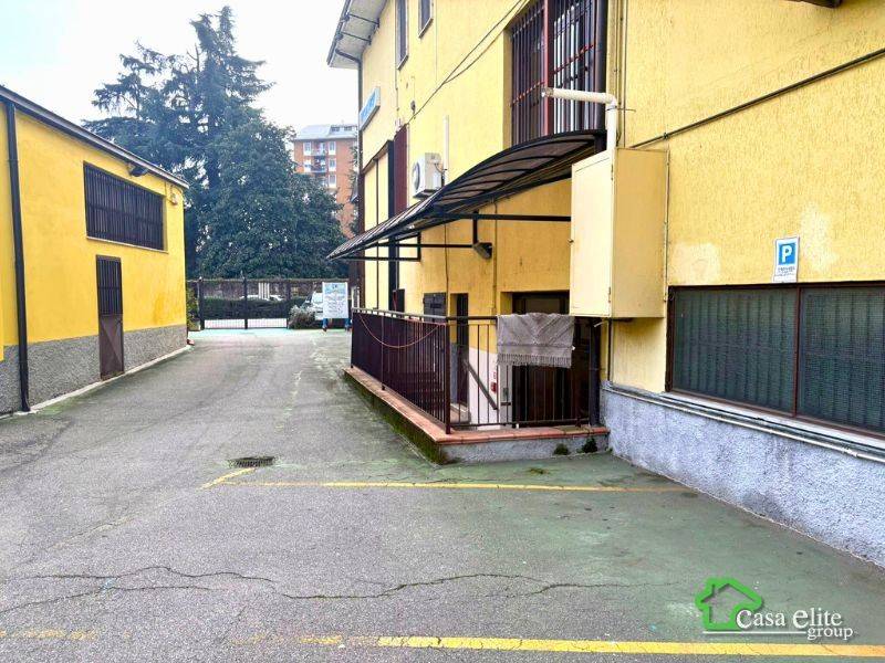 negozio in affitto a Melegnano