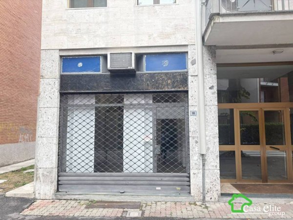 negozio in affitto a Melegnano