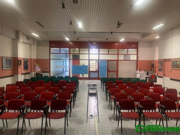 locale commerciale in affitto a Melzo